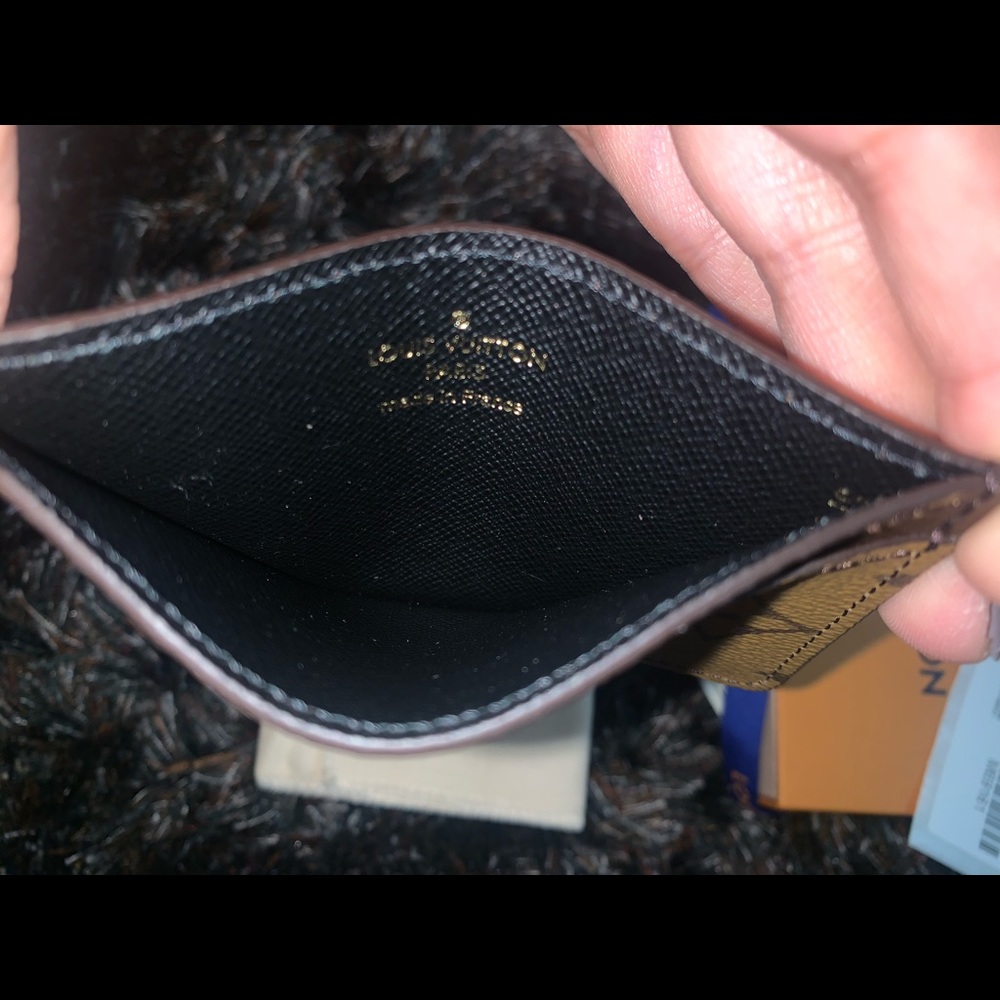 Louis Vuitton Reverse Monogram Card - Picture 4 of 5